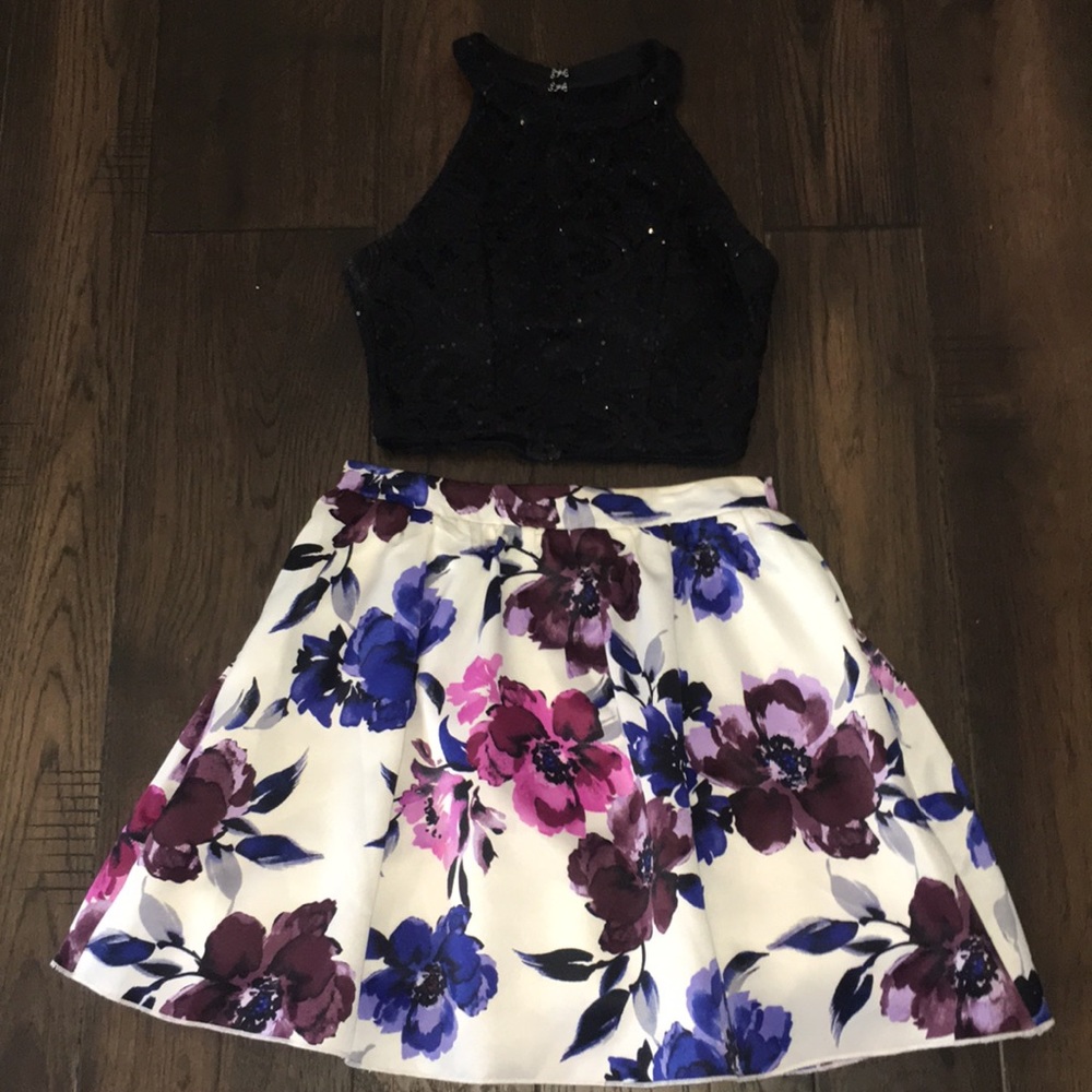 Windsor homecoming dress with pockets!